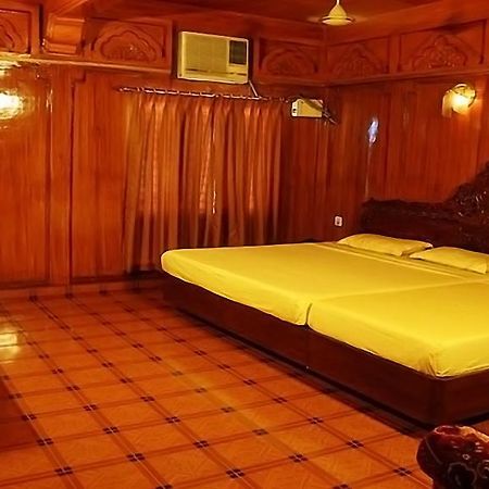 Hotel Sagar Kambam Екстериор снимка